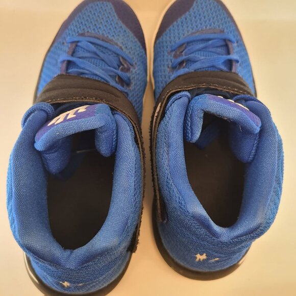 Nike Kyrie 2 Brotherhood Size 7 Youth or 8.5 Woman's - Picture 6 of 8
